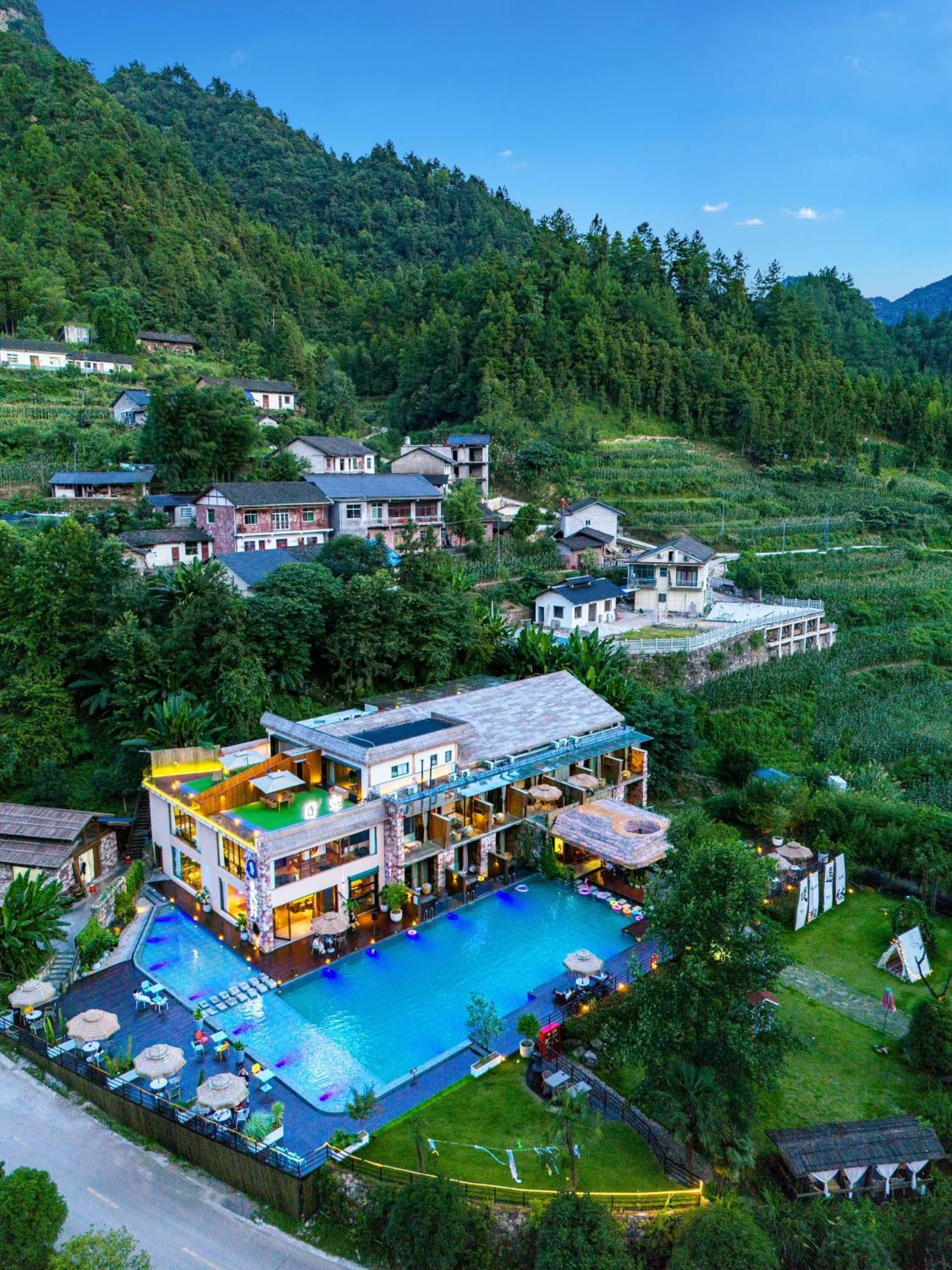 Pandora Vista Retreat Hotel จางเจียเจี้ย ภายนอก รูปภาพ