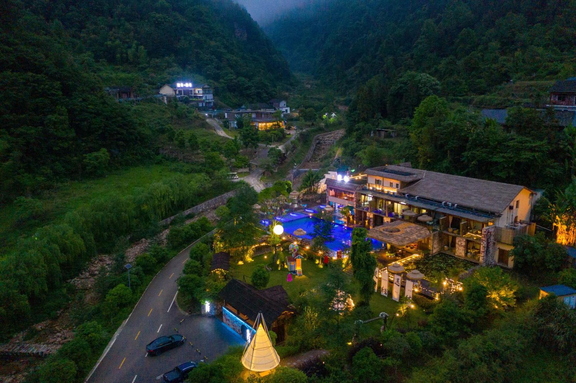 Pandora Vista Retreat Hotel จางเจียเจี้ย ภายนอก รูปภาพ